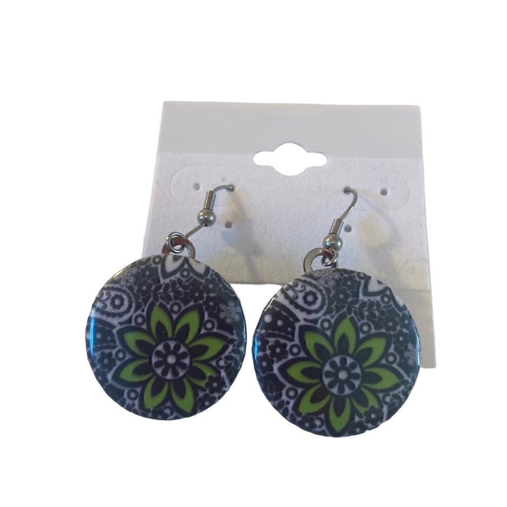 Lightweight button shaped blue & green colored earrings.